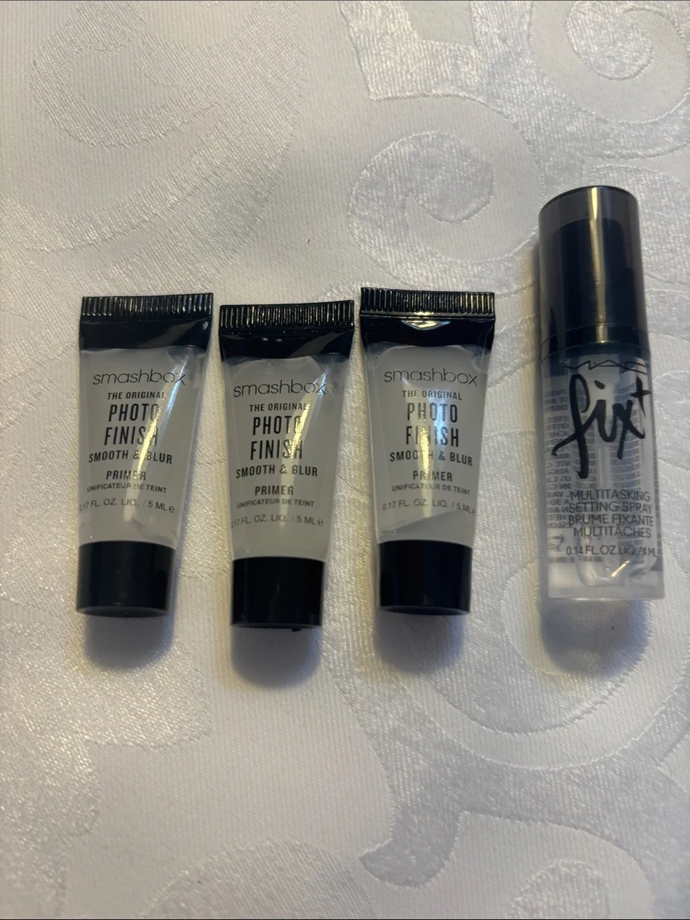 3 Smashbox Photo Finish Smooth & Blur Primers with Mac Fix-it Setting Spray